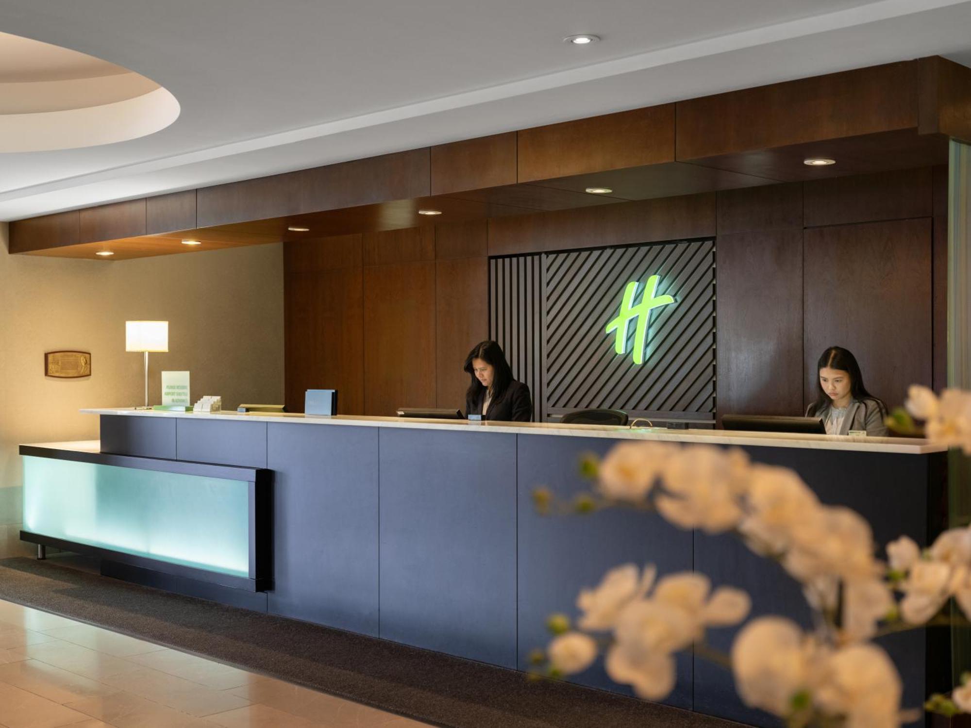 Holiday Inn Calgary Airport By Ihg Eksteriør bilde