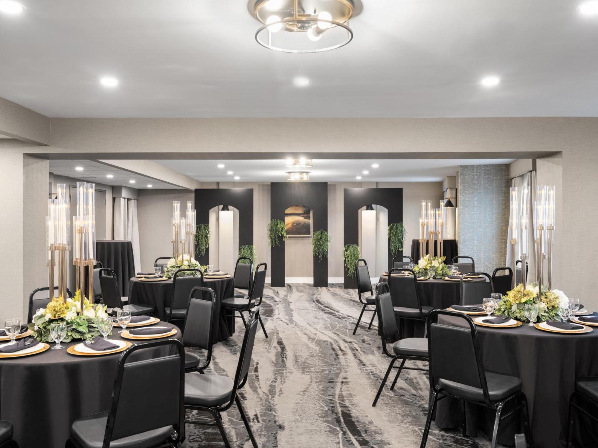 Holiday Inn Calgary Airport By Ihg Eksteriør bilde