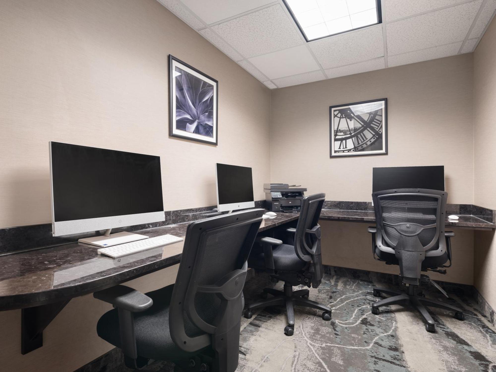 Holiday Inn Calgary Airport By Ihg Eksteriør bilde