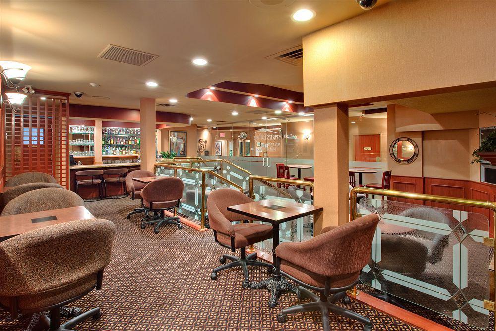 Holiday Inn Calgary Airport By Ihg Restaurant bilde